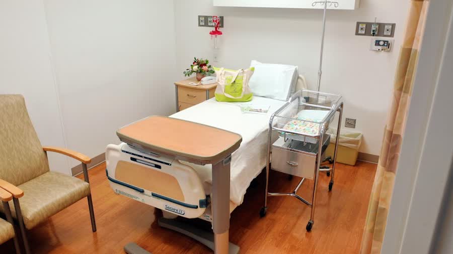 AHMC Anaheim Regional Medical Center photo 2
