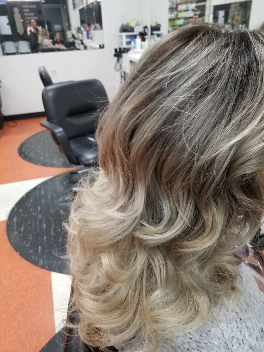 Lorena's Beauty Salon photo 3