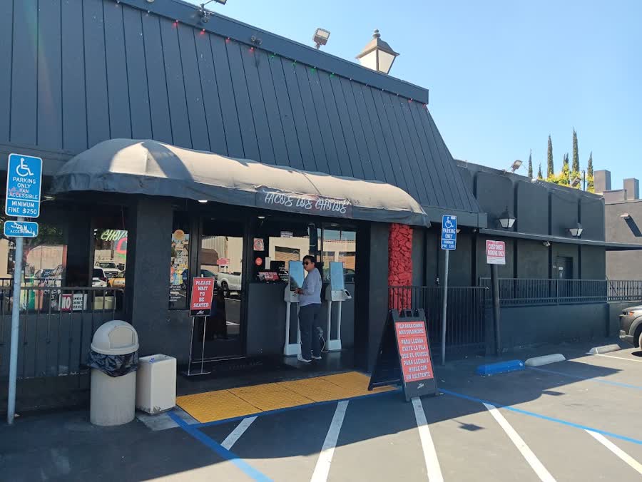 Tacos Los Cholos in Anaheim, California