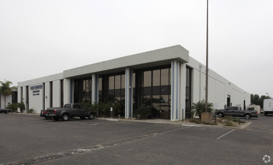 Tarek Buys Houses photo 1